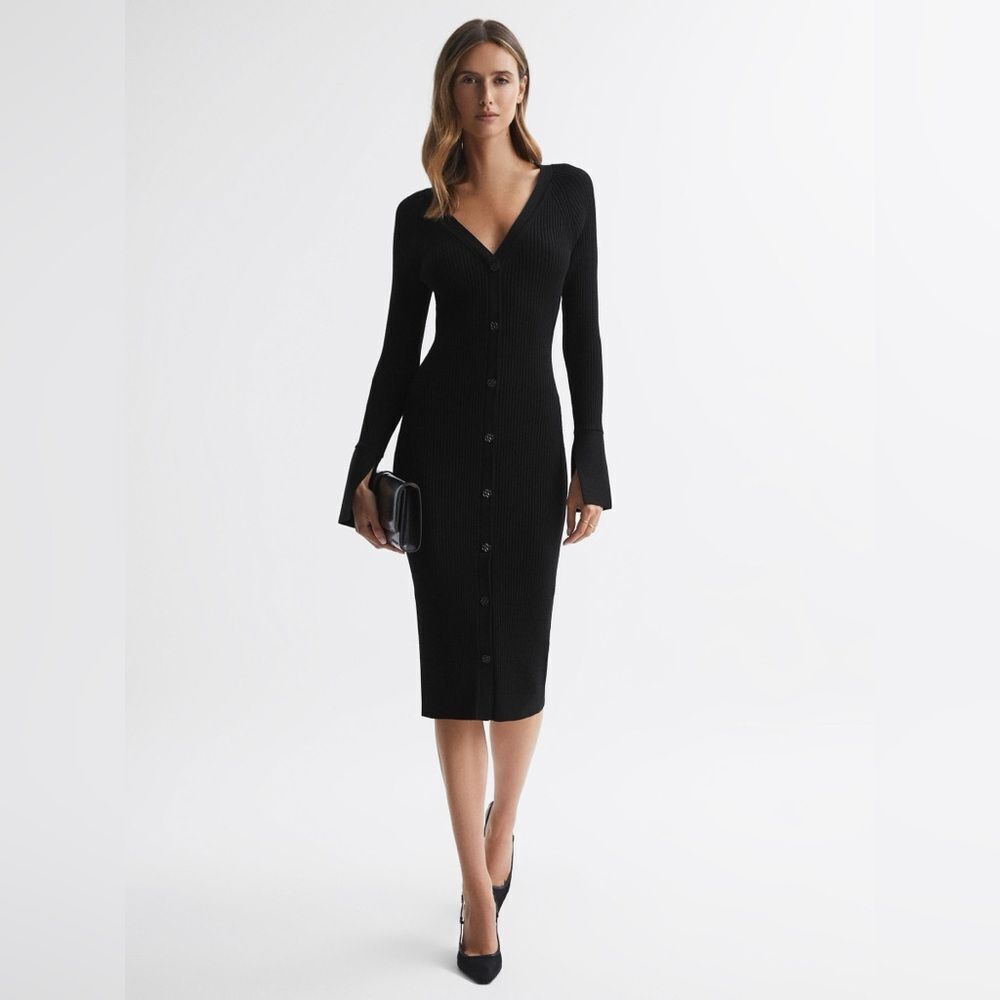Reiss Avery
Ribbed Knit Midi Dress in Black Elegant Button-Down